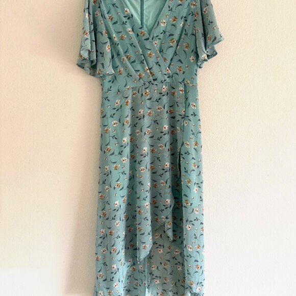 V-Neck Floral Flowy Dress in Light Blue - Picture 4 of 7